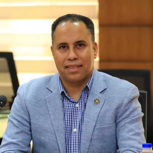 &nbsp;الدكتور أحمد محمد زينه، عميد كلية علوم الرياضة