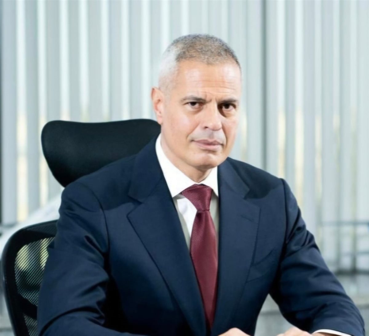 الطيار احمد عادل