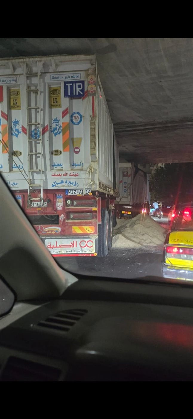 سيارة اتحشرت