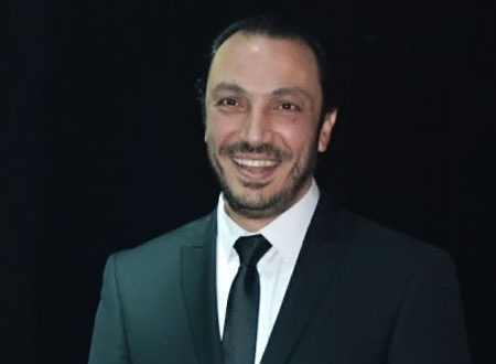 الفنان طارق لطفي