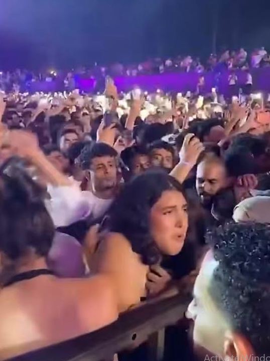 صور تحرش الفتيات في حفل محمد رمضان