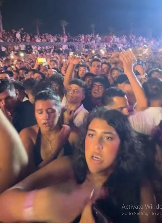 صور تحرش الفتيات في حفل محمد رمضان