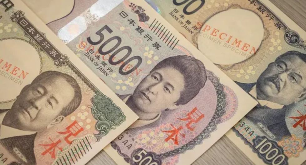 صناديق التحوط تتراجع عن رهان هبوط الين.. والأسواق تترقب تدخلاً يابانياً جديداً