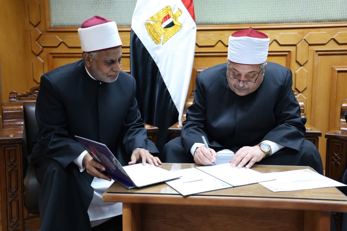 الشيخ أيمن عبدالغني يعتمد نتيجة الدور الثاني لشهادات القراءات