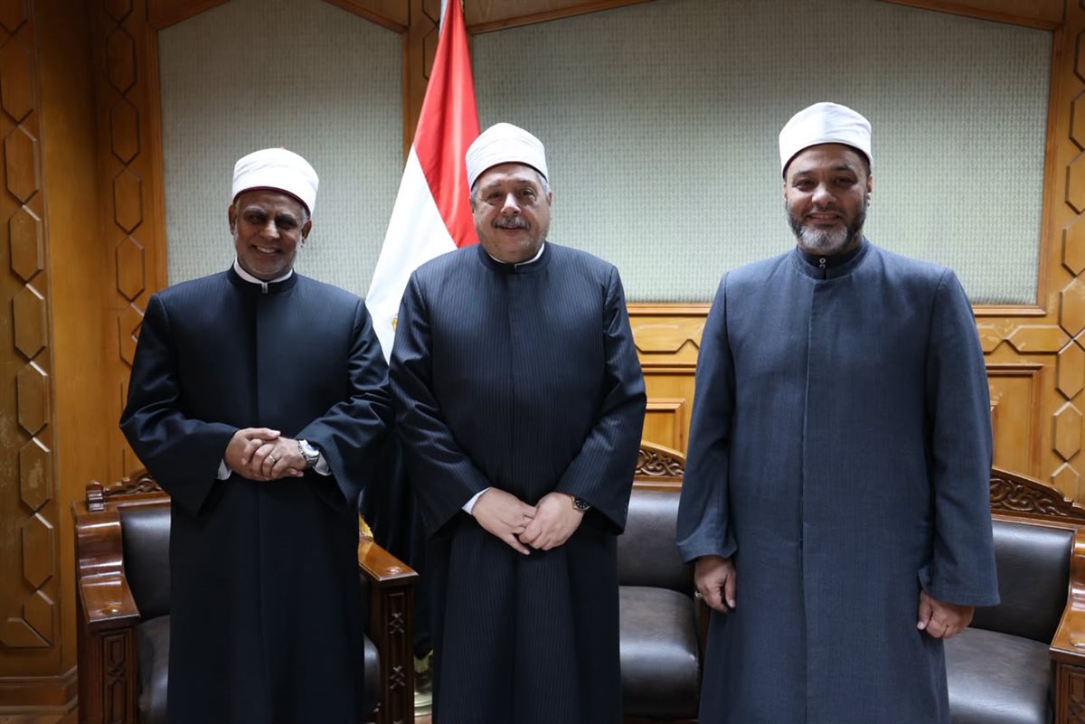 الشيخ أيمن عبدالغني يعتمد نتيجة الدور الثاني لشهادات القراءات