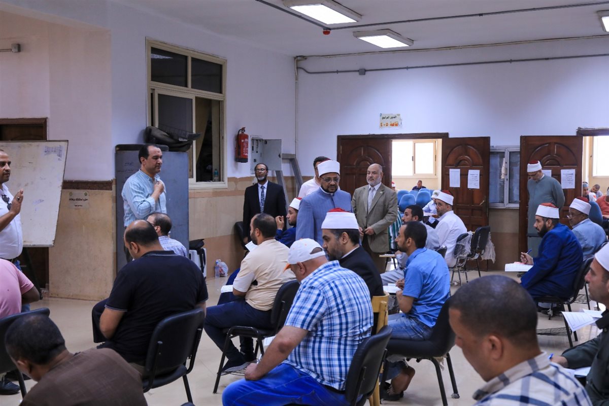 أمين البحوث الإسلامية يتفقد أعمال الامتحان التحريري لمسابقة ابتعاث رمضان 1448هـ