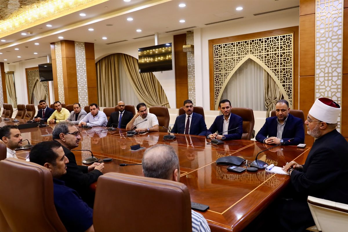 مفتي الجمهورية يجتمع بأعضاء اللجنة المكلفة بالإعداد لمؤتمر «التحديات الأسرية»