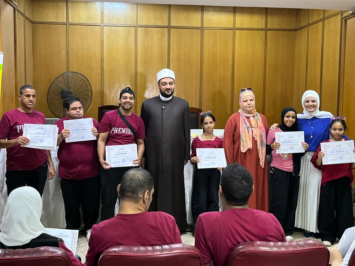 الأعلى للشئون الإسلامية يختتم دورة «تنمية المهارات الفنية» وتكريم ذوي الهمم
