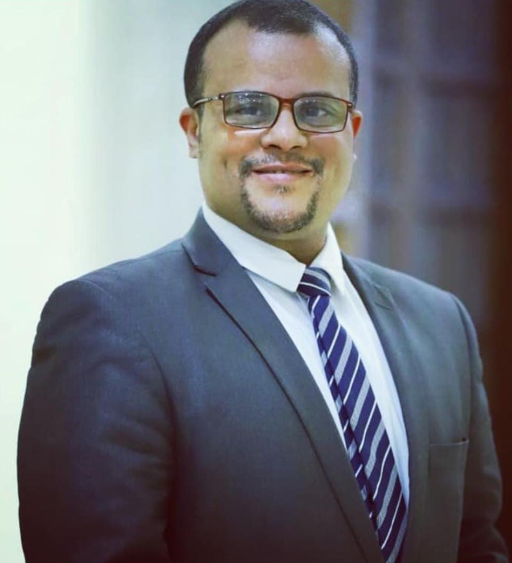 الكاتب الصحفي محمد خضير