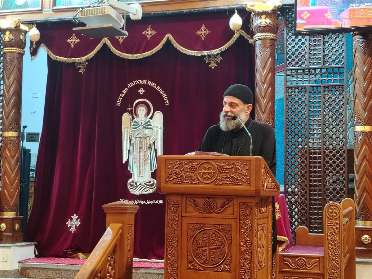 الاب دانيال اسحق