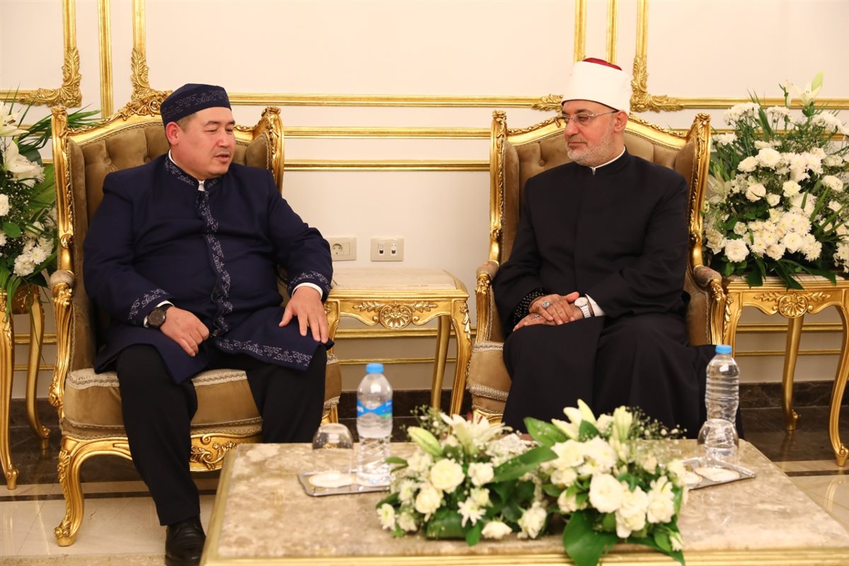 مفتي الجمهورية: توحيد الجهود بين المؤسسات الإفتائية يعزز قدرتها على مواجهة المستجدات