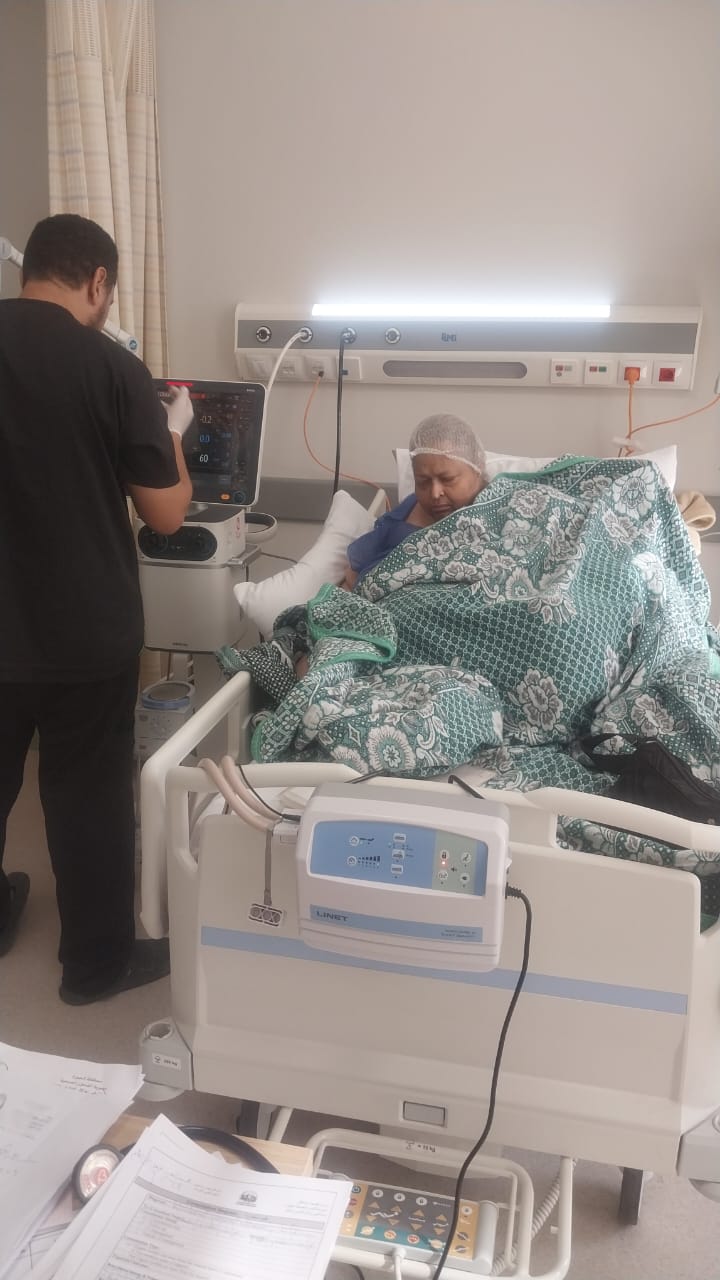 الحاجة سناء سيد داخل غرفة الرعاية المتوسطة بمستشفي بولاق الدكرور&nbsp;