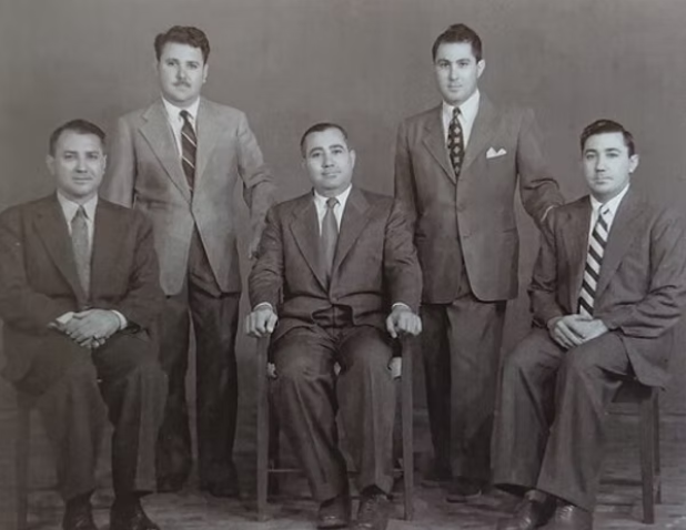 إخوة عائلة إسحاق وإخوة مراد رجال الأعمال اليهود فى السودان 1943