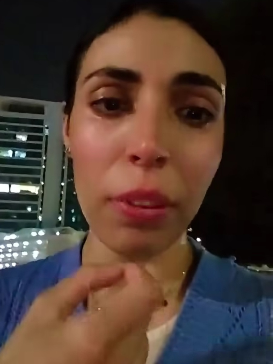 الفتاة
