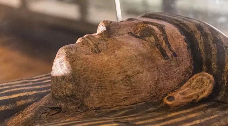 المومياء المصرية أسرو