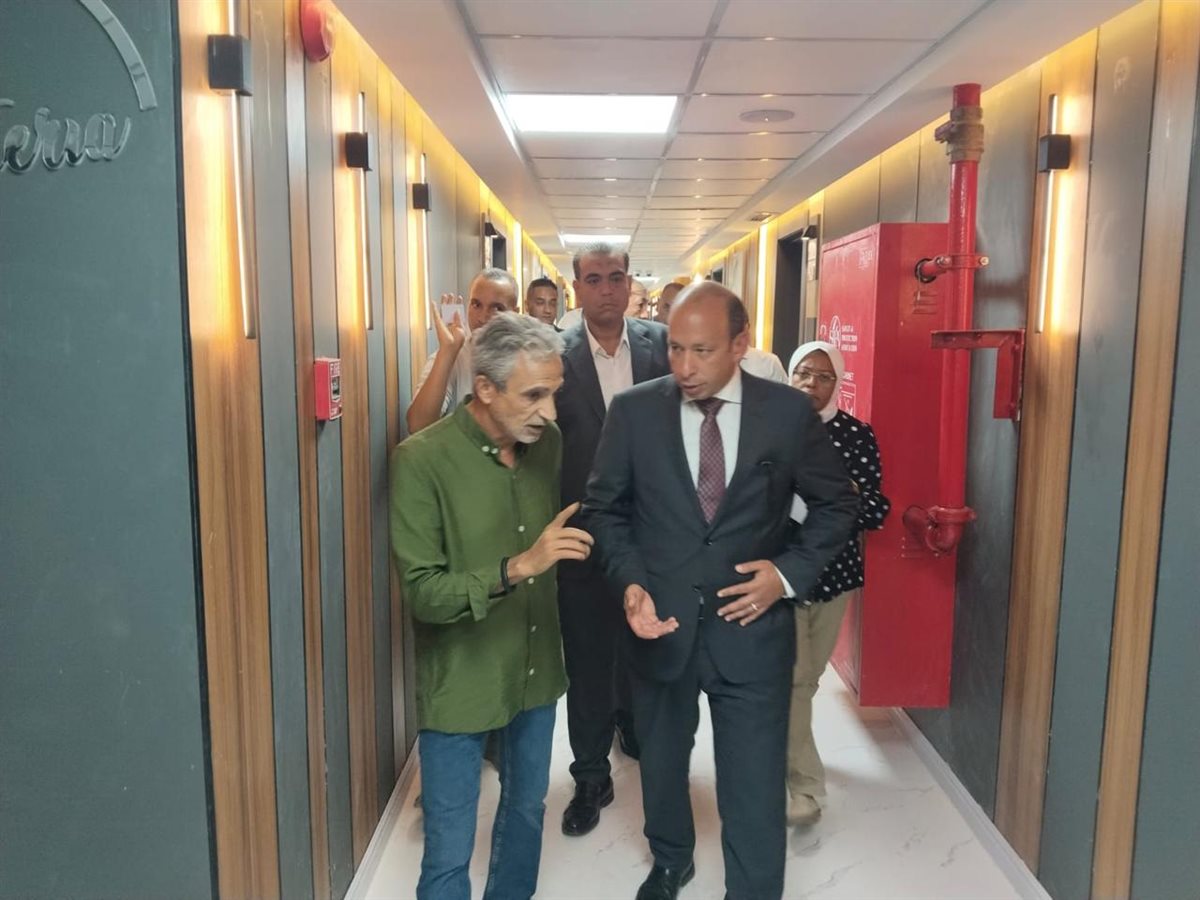 جولة عميد طب قصر العيني
