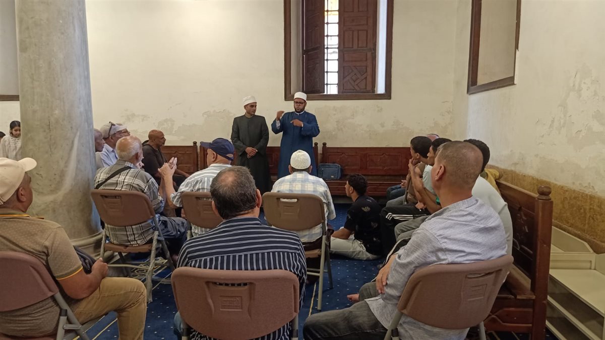 البحوث الإسلامية يواصل تقديم الدروس الدعوية بلغة الإشارة للصم وضعاف السمع بالجامع الأزهر