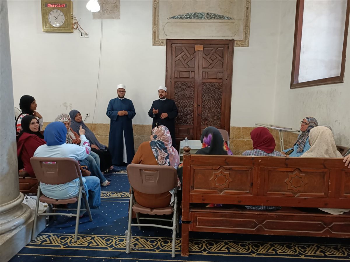 البحوث الإسلامية يواصل تقديم الدروس الدعوية بلغة الإشارة للصم وضعاف السمع بالجامع الأزهر