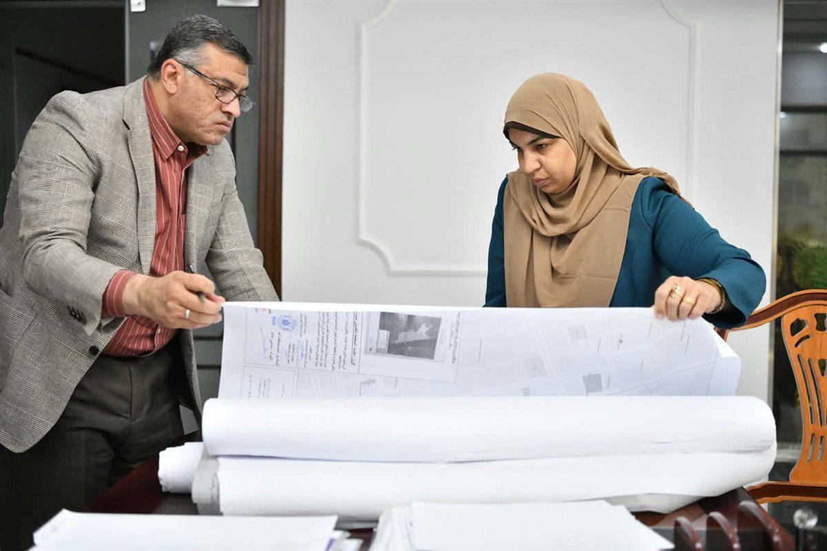 المحافظ ومدير إدارة التخطيط