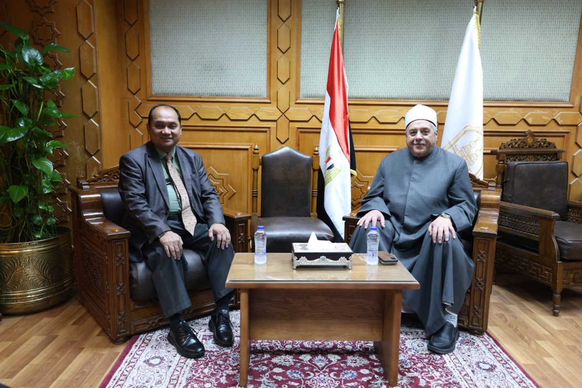 الشيخ أيمن عبد الغني يستقبل وفدًا إندونيسيًّا لبحث توقيع بروتوكول تعاون ثنائي