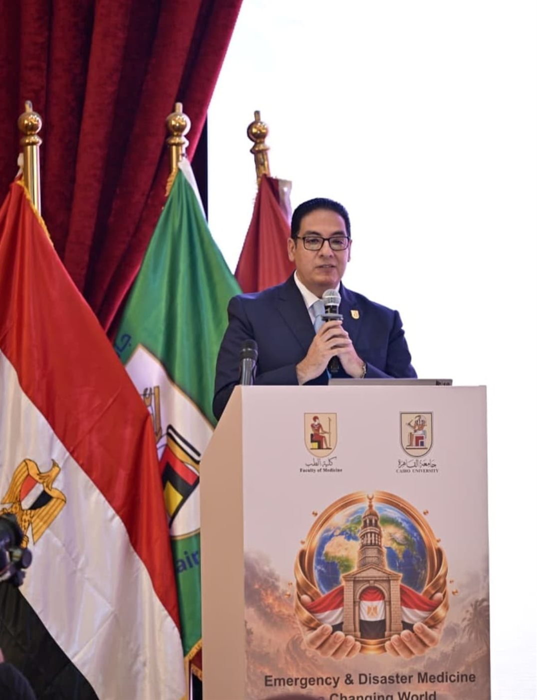محمد سامي عبد الصادق رئيس جامعة القاهرة