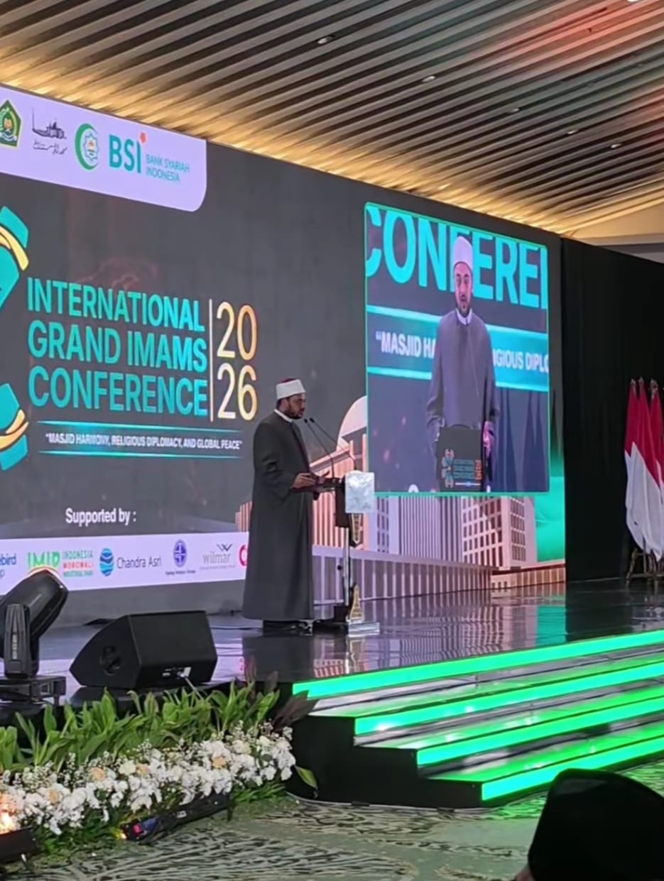 أمين الأعلى للشئون الإسلامية يلقي دعاء ختام المؤتمر الدولي للأئمة ويوقع «وثيقة جاكرتا»