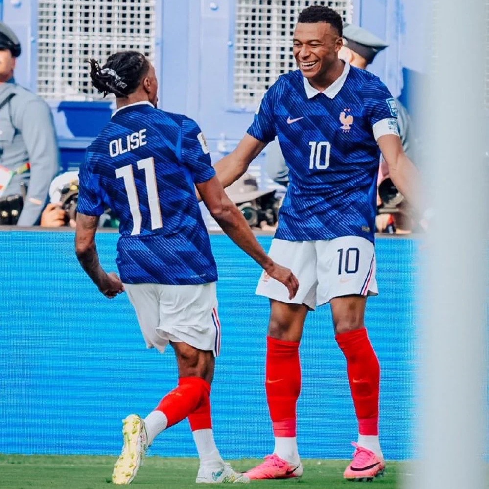 مبابي و أوليسيه ثنائي منتخب فرنسا