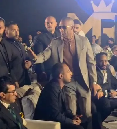 محمد رمضان يتخلى عن شعره من أجل