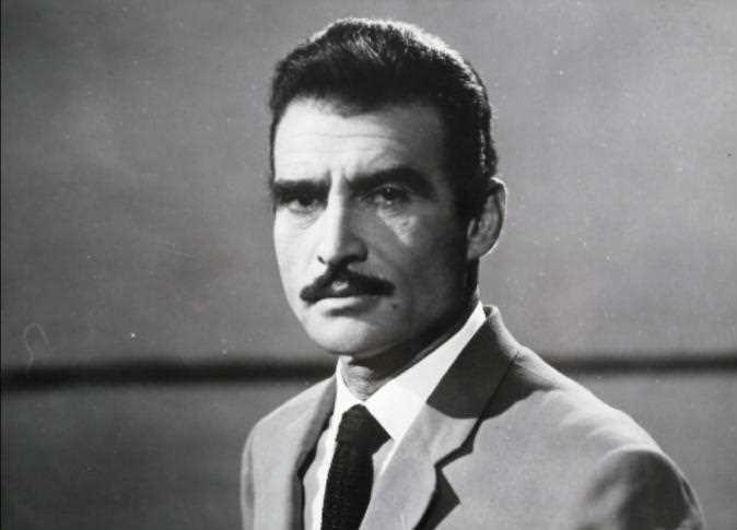<strong>أحمد مظهر</strong>