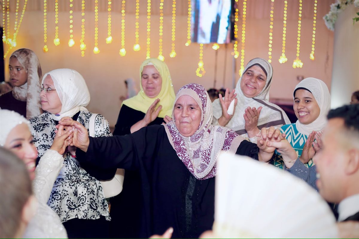 العروسين