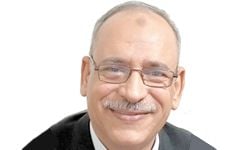 
د. عادل القليعى 