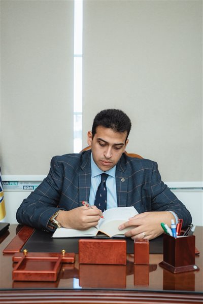 عز طارق عبدالعزيز 