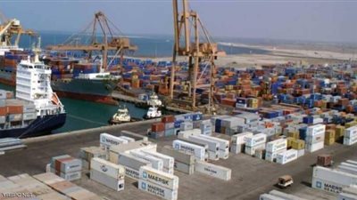 ميليشيا الحوثي تعرقل حركة الملاحة بميناء الحديدة