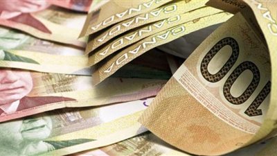 انخفاض الدولار الكندي عقب طرد السعودية السفير الكندي