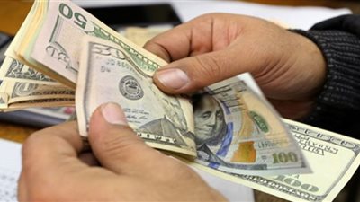 بنك القاهرة يرفع سعر الدولار قرشين
