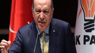 الليرة تواصل السقوط.. ومكاتب الصرافة تغلق أبوابها