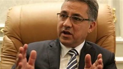 آخر تقاليع الحكومة: 10 آلاف جنيه رسوماً على «عربات» الفول والبطاطا!