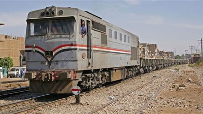مصرع طفل تحت عجلات القطار فى منشأة القناطر