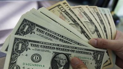 استقرار سعر صرف الدولار الأمريكي في البنوك