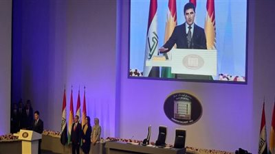 نائب عراقي يطلب توضيحًا لعدم عزف النشيد الوطني خلال تنصيب بارزاني