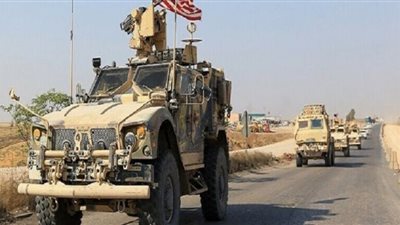 دخول شاحنات فارغة ترافق مدرعات أمريكية إلى شمال شرقي سوريا