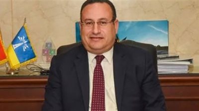 تنفيذ خط لتصريف مياه الأمطار بالطريق الصحراوي بقرية الجراري بالعامرية