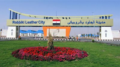 مدبولي يكلف بسرعة الانتهاء من تركيب عدادات المياه والصرف الصناعي بالروبيكي