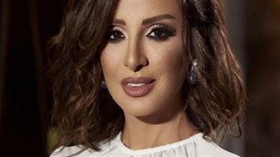 أنغام تتألق بجاكيت لامع في كواليس برنامج الزمن الجميل