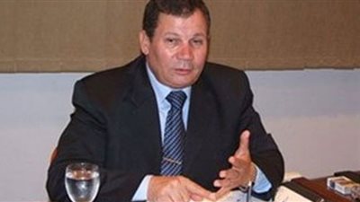 محافظ دمياط يتفقد أعمال رصف طريق السواحل