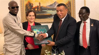 وفد تجاري مصري يزور أوغندا للتعاون في صناعة الجلود