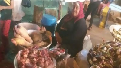 إقبال المواطنين على شراء 