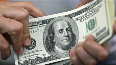 الدولار يواصل استقراره مقابل الجنيه خلال تعاملات اليوم