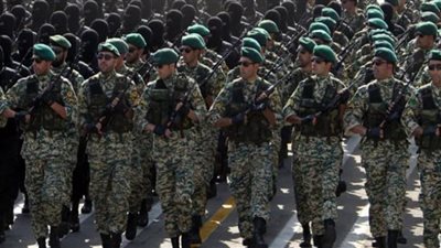 إيران تهدد أمريكا من الاقتراب من مياه الخليج