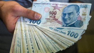 مغردون: أردوغان سبب انهيار سعر الليرة التركية